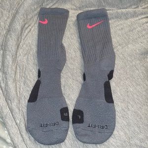 Women’s Nike elites